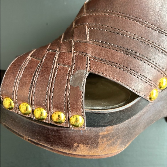 Michael Kors Brown Wedge Sandal. Size 9 - Picture 7 of 8